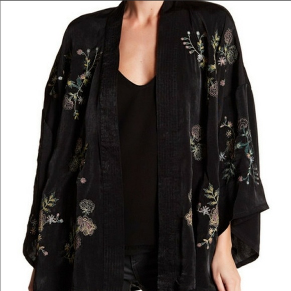 Romeo + Juliet Embroidered Floral Kimono Jacket - Picture 2 of 6